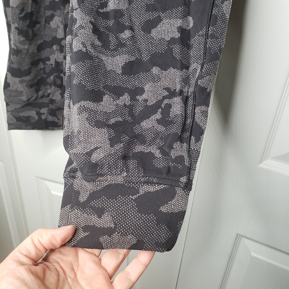Lululemon Ready to Rulu camo High Rise Jogger size 8. Black camo.